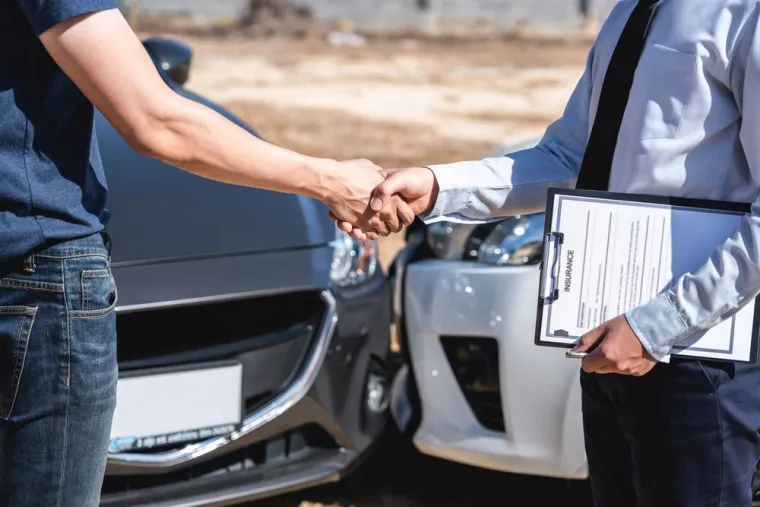 Certificat de cession de véhicule pour l'assurance, Fréjus, Enlèvement Epave Var