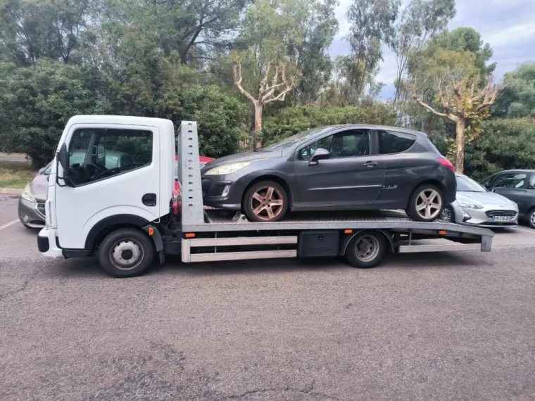 Enlèvement Peugeot 308 à Saint Raphael, Fréjus, Enlèvement Epave Var