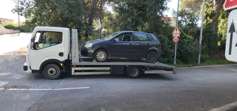 Enlèvement véhicule Volkswagen Polo à Fréjus, Fréjus, Enlèvement Epave Var