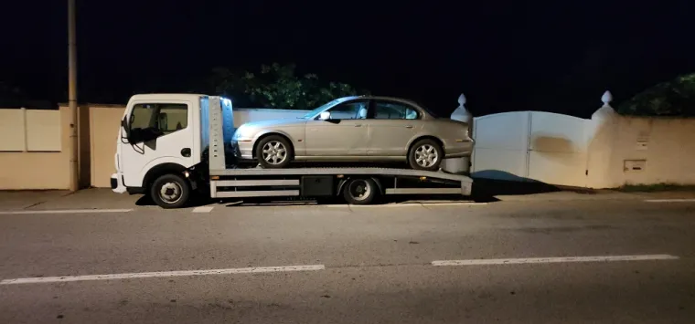 Enlèvement véhicule Jaguar S-TYPE à Saint Aygulf, Fréjus, Enlèvement Epave Var