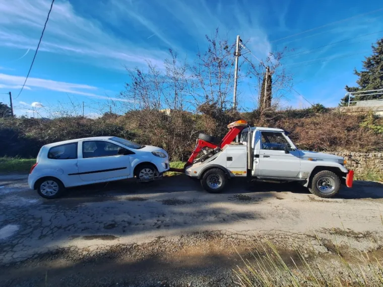Enlèvement véhicule Renault Twingo à Carcès, Fréjus, Enlèvement Epave Var