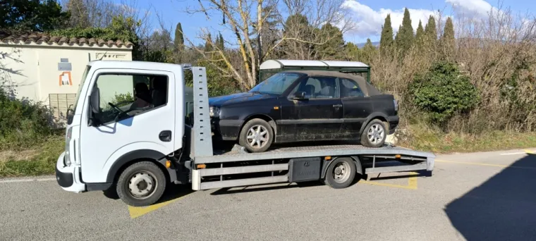Enlèvement véhicule Volkswagen Golf à Callian, Fréjus, Enlèvement Epave Var