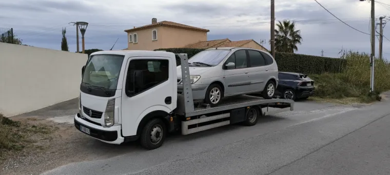 Enlèvement véhicule Renault Megane Scenic à Fréjus, Fréjus, Enlèvement Epave Var