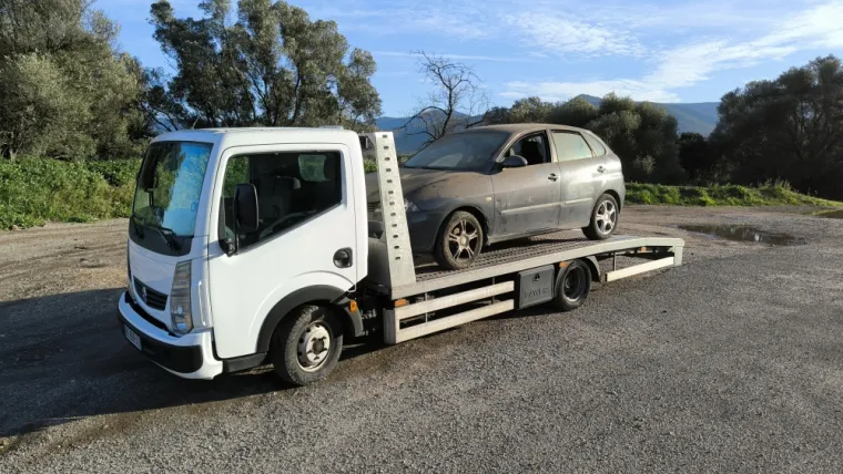 Enlèvement véhicule Seat Ibiza à Gonfaron, Fréjus, Enlèvement Epave Var