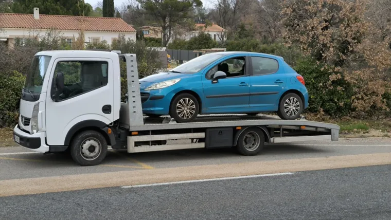 Enlèvement véhicule Peugeot 207 à Draguignan, Fréjus, Enlèvement Epave Var