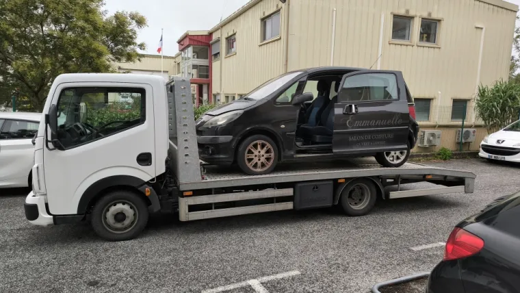 Enlèvement épave Peugeot 1007 à Bormes les Mimosas, Fréjus, Enlèvement Epave Var