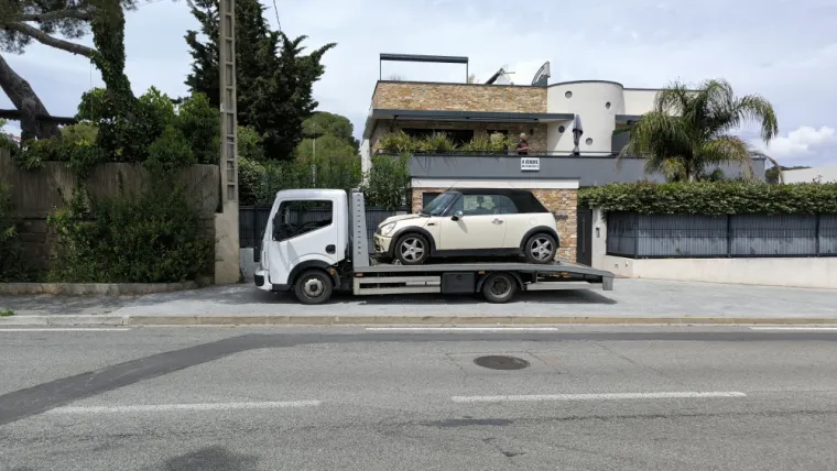 Enlèvement véhicule Mini à Saint Raphaël, Fréjus, Enlèvement Epave Var