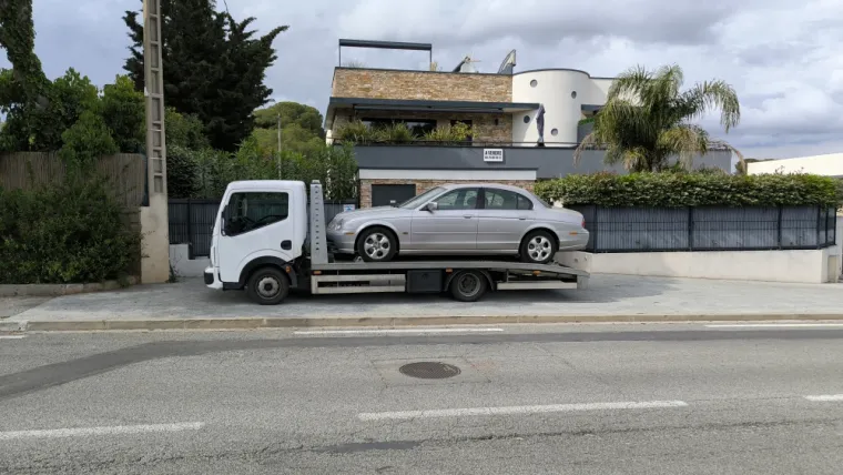 Enlèvement véhicule Jaguar S-Type à Saint Raphaël, Fréjus, Enlèvement Epave Var