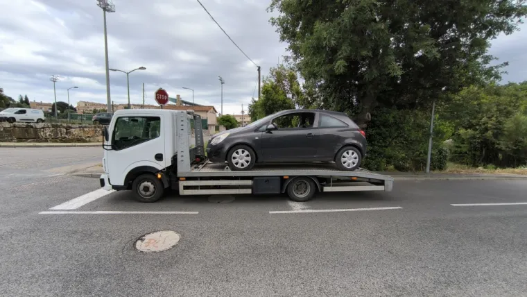 Enlèvement véhicule Opel Corsa à Puget sur Argens, Fréjus, Enlèvement Epave Var