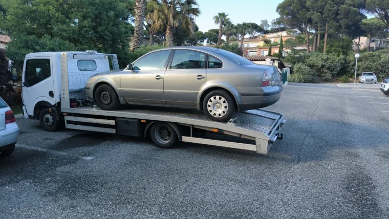 Enlèvement épave Volkswagen Passat à Sainte Maxime, Fréjus, Enlèvement Epave Var