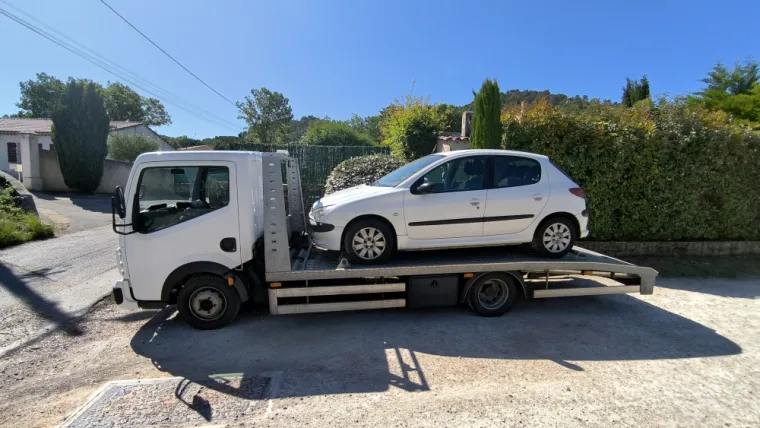 Enlèvement épave Peugeot 206 à Néoules, Fréjus, Enlèvement Epave Var