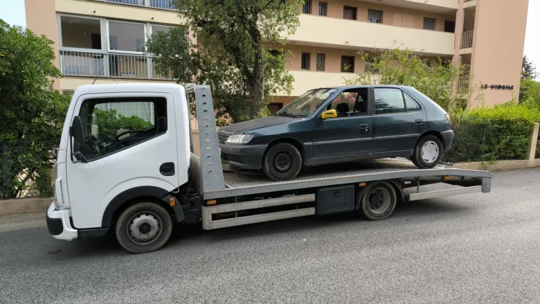 Enlèvement épave Peugeot 306 à Saint Raphaël, Fréjus, Enlèvement Epave Var