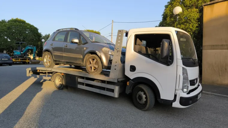 Enlèvement véhicule Suzuki SX4 au Cannet des Maures, Fréjus, Enlèvement Epave Var