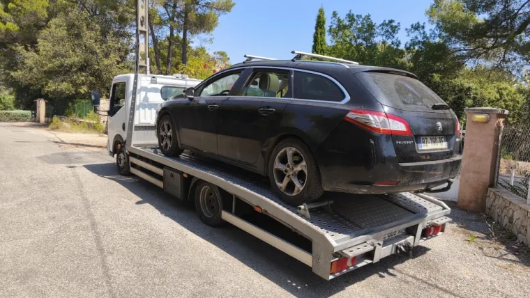 Enlèvement véhicule Peugeot 508 à Sillans la Cascade, Fréjus, Enlèvement Epave Var