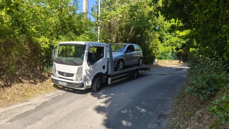 Enlèvement épave Opel Corsa à Draguignan, Fréjus, Enlèvement Epave Var
