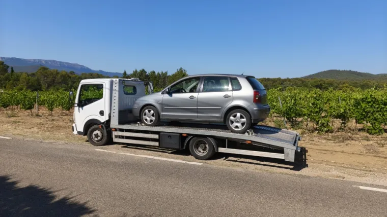 Enlèvement épave Volkswagen Polo à Saint Maximin, Fréjus, Enlèvement Epave Var