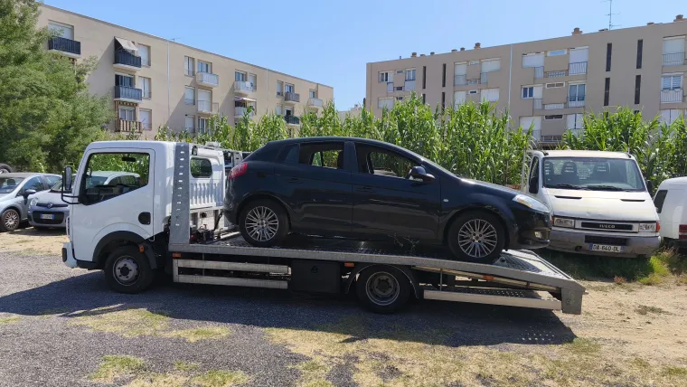 Enlèvement d'un véhicule au Lavandou par Enlèvement Epave Var, Fréjus, Enlèvement Epave Var