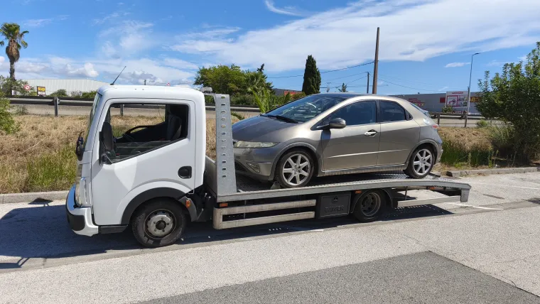 Enlèvement rapide d'une Honda Civic à Puget sur Argens, Fréjus, Enlèvement Epave Var