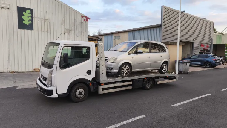 Enlèvement d'une épave à Fréjus par Enlèvement Epave Var, Fréjus, Enlèvement Epave Var