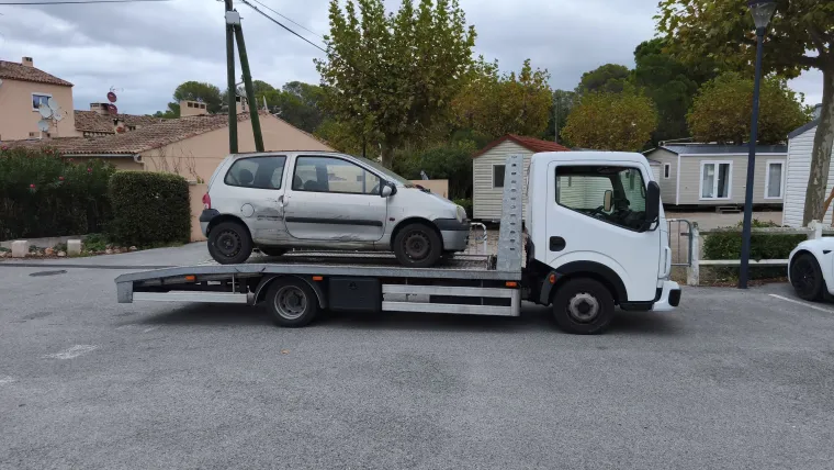 Enlèvement d'une épave sur la commune de Fréjus, Fréjus, Enlèvement Epave Var