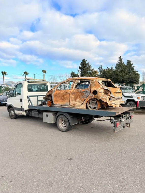 Enlèvement d'une épave à Montauroux par Enlèvement Epave Var, Fréjus, Enlèvement Epave Var