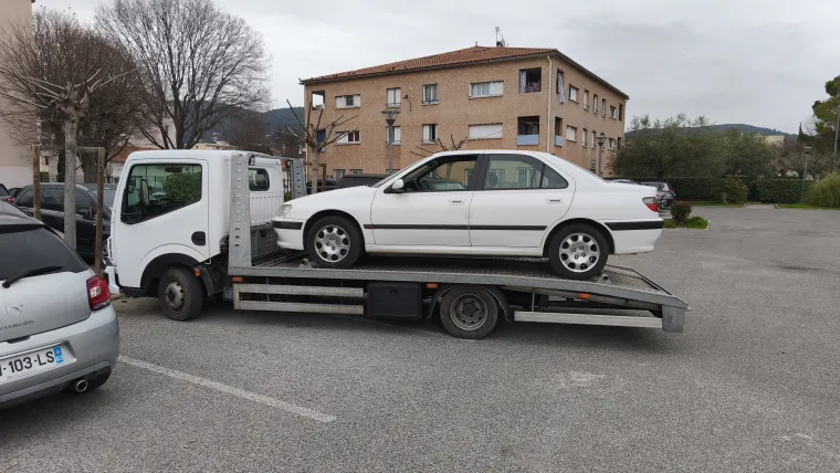 Enlèvement d'un véhicule à Draguignan par Enlèvement Epave Var, Fréjus, Enlèvement Epave Var