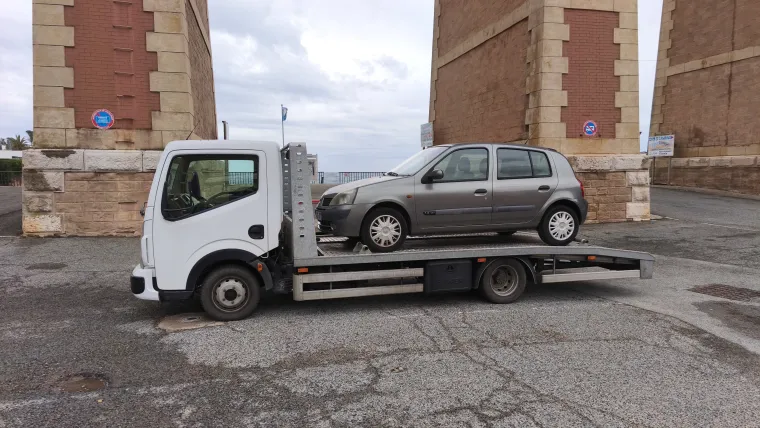 Enlèvement d'une épave à Agay par Enlèvement Epave Var, Fréjus, Enlèvement Epave Var