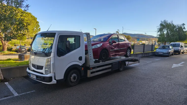 Enlèvement d'une épave à Fréjus par Enlèvement Epave Var, Fréjus, Enlèvement Epave Var