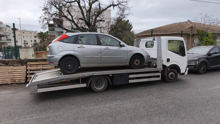 Enlèvement d'une épave sur la commune de Saint Raphaël, Fréjus, Enlèvement Epave Var