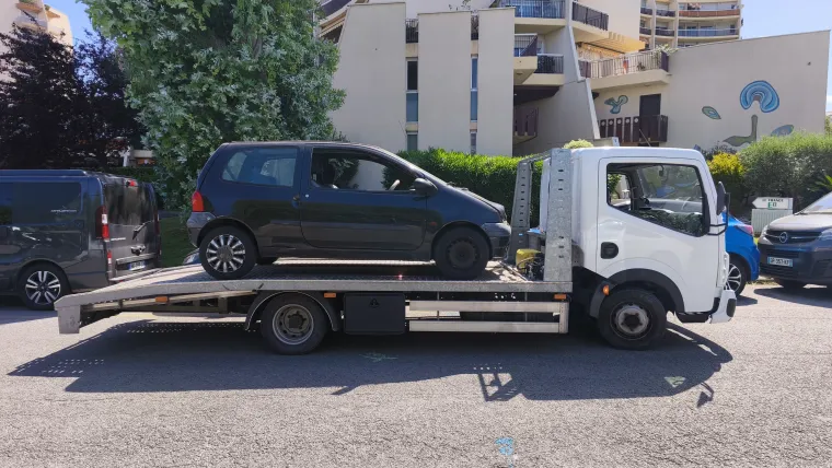 Enlèvement d'un véhicule à Mandelieu la Napoule par Enlèvement Epave Var, Fréjus, Enlèvement Epave Var