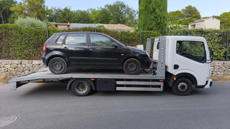 Enlèvement d'une épave à Draguignan par Enlèvement Epave Var, Fréjus, Enlèvement Epave Var