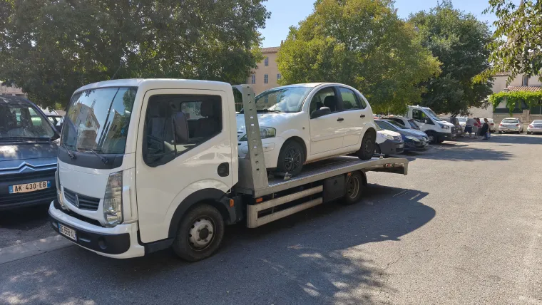 Enlèvement d'une épave à Draguignan par Enlèvement Epave Var, Fréjus, Enlèvement Epave Var