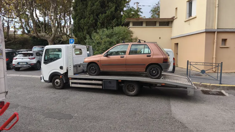 Enlèvement d'un véhicule à Saint Raphaël par Enlèvement Epave Var, Fréjus, Enlèvement Epave Var